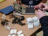 Maxi sequestro da 5 milioni di accessori per telefonia