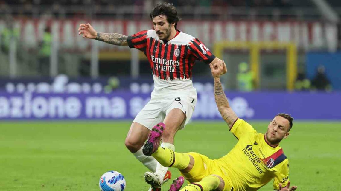 Il Milan frena col Bologna, Napoli e Inter si avvicinano Il Milan frena col Bologna, Napoli e Inter si avvicinano
