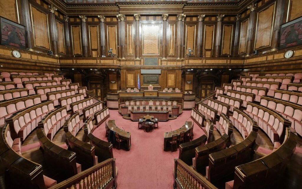Università, via libera definitivo alla legge sulla doppia laurea Università, via libera definitivo alla legge sulla doppia laurea