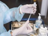 Vaccino, la dose booster a over 80, ospiti delle Rsa e fragili 60-79enni