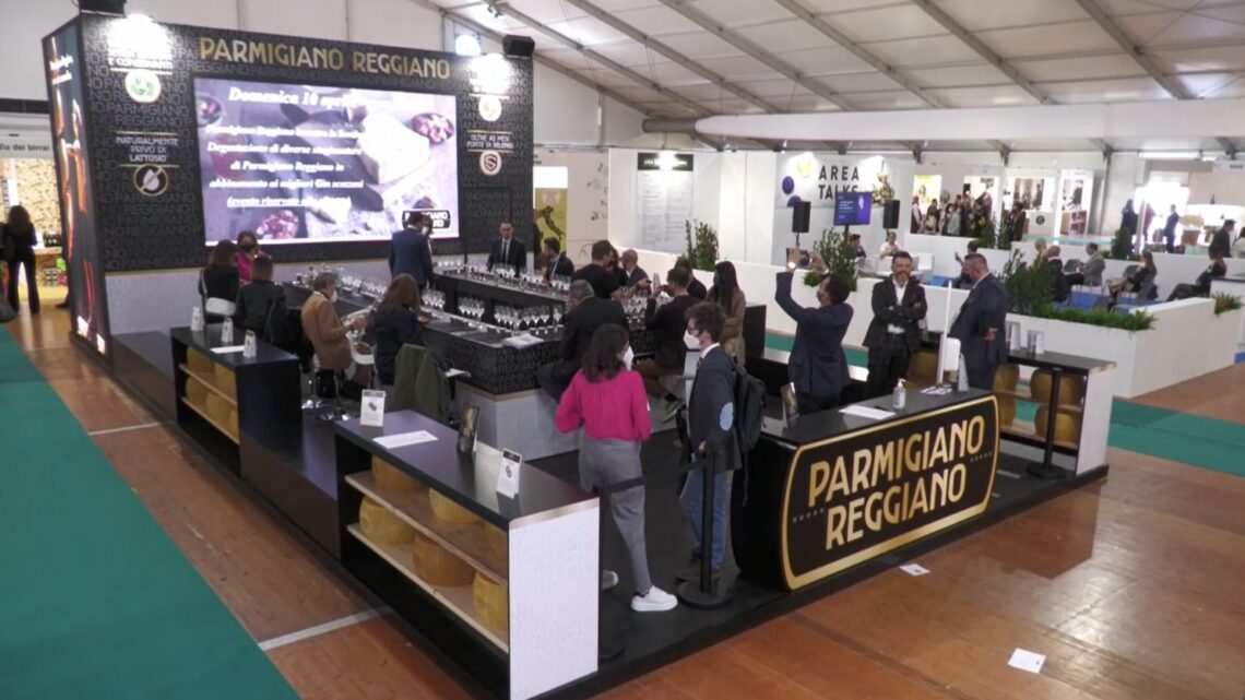 Gin e Parmigiano Reggiano si incontrano al “Sol & Agrifood” di Verona Gin e Parmigiano Reggiano si incontrano al “Sol & Agrifood” di Verona
