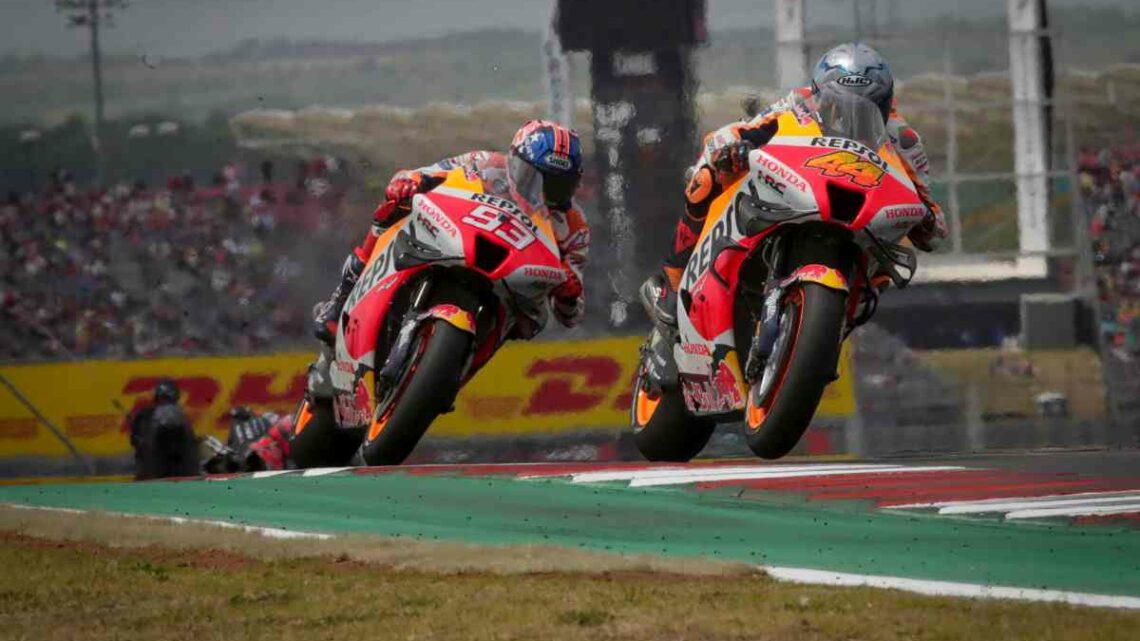 Venerdì bagnato a Portimao, le Honda comandano le libere Venerdì bagnato a Portimao, le Honda comandano le libere