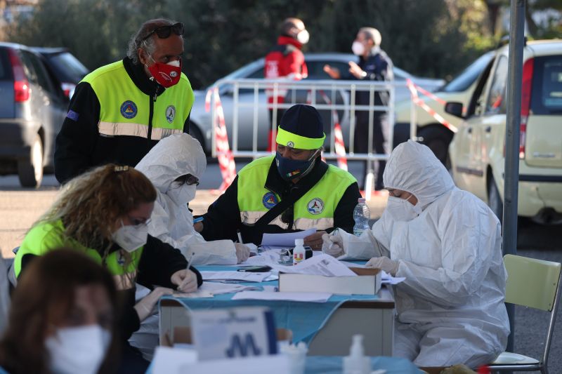 Covid, 69.204 nuovi casi e 131 decessi nelle ultime 24 ore Covid, 69.204 nuovi casi e 131 decessi nelle ultime 24 ore