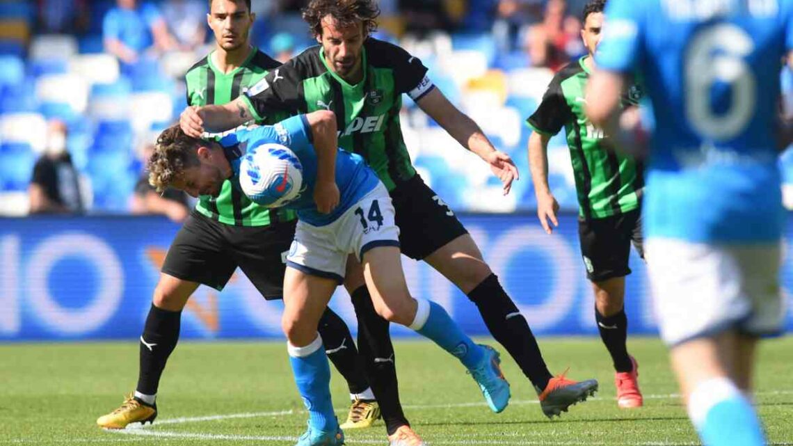 Il Napoli risponde alle critiche, 6-1 al Sassuolo Il Napoli risponde alle critiche, 6-1 al Sassuolo