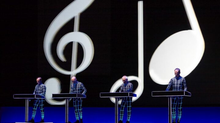 Kraftwerk 3-D: i pionieri della musica elettronica tornano in Italia con un tour 3-D