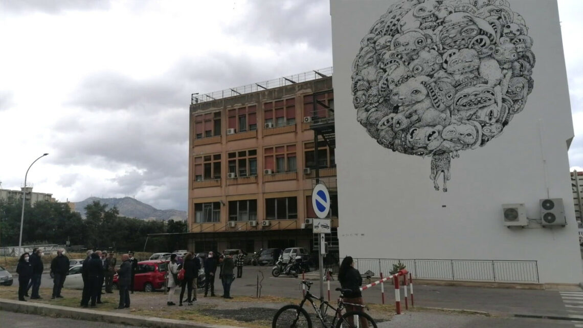 Un murale Mangia-Smog tra i viali dell’Università di Palermo Un murale Mangia-Smog tra i viali dell’Università di Palermo