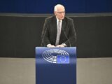 Ue, Borrell “Lavoriamo per lo stop alle importazioni di petrolio russo”