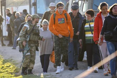 Ucraina, civili evacuati: completa prima fase missione Azovstal Ucraina, civili evacuati: completa prima fase missione Azovstal