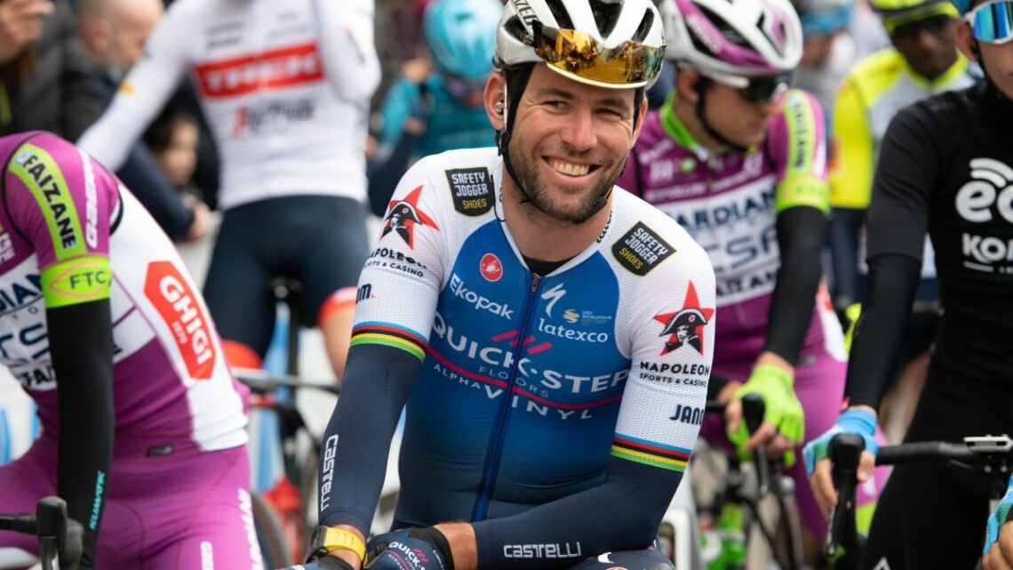 Cavendish vince in volata la 3^ tappa, Van der Poel resta in rosa Cavendish vince in volata la 3^ tappa, Van der Poel resta in rosa