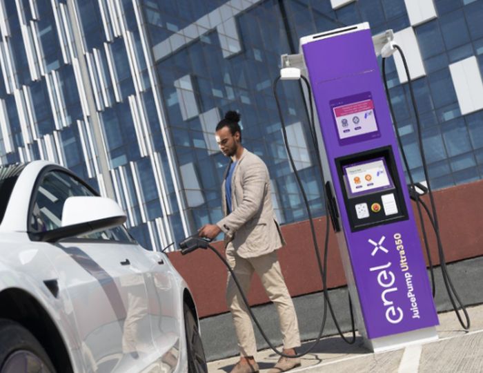 Accordo tra Enel X Way e Q8 per diffusione della mobilità elettrica Accordo tra Enel X Way e Q8 per diffusione della mobilità elettrica