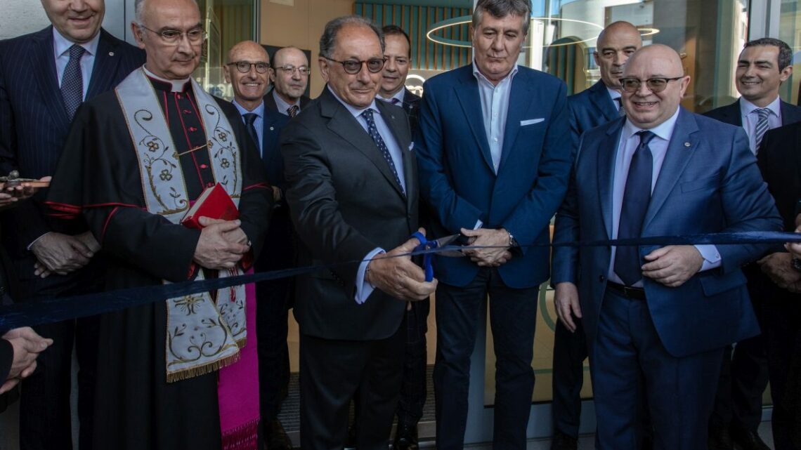 Banca Mediolanum, a Cagliari nuovo Family Banker Office e una mostra Banca Mediolanum, a Cagliari nuovo Family Banker Office e una mostra
