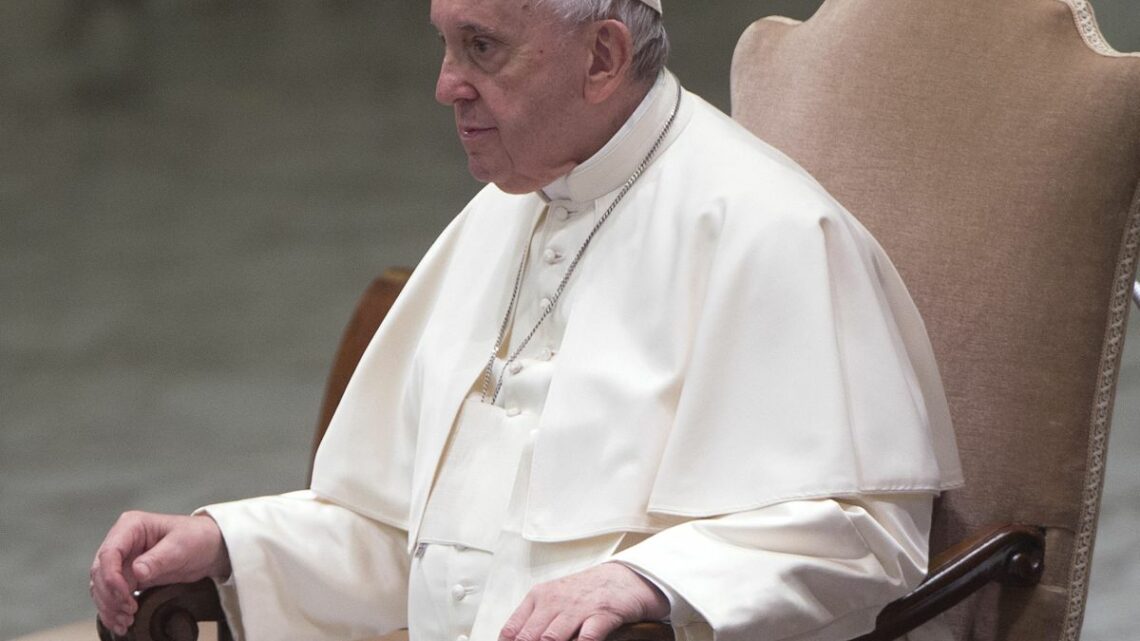 Papa Francesco “Nuovi santi ispirino soluzioni di pace” Papa Francesco “Nuovi santi ispirino soluzioni di pace”