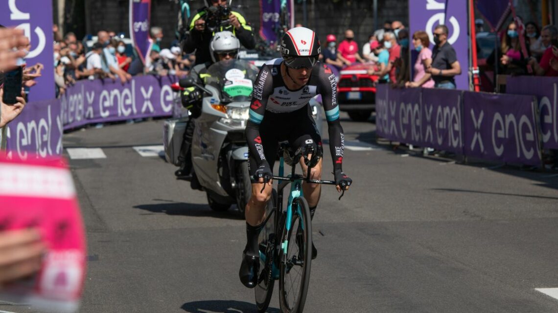 Simon Yates vince 14^ tappa a Torino, Carapaz maglia rosa Simon Yates vince 14^ tappa a Torino, Carapaz maglia rosa