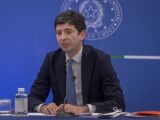 Speranza “Sulle mascherine a scuola rispettiamo norma vigente”
