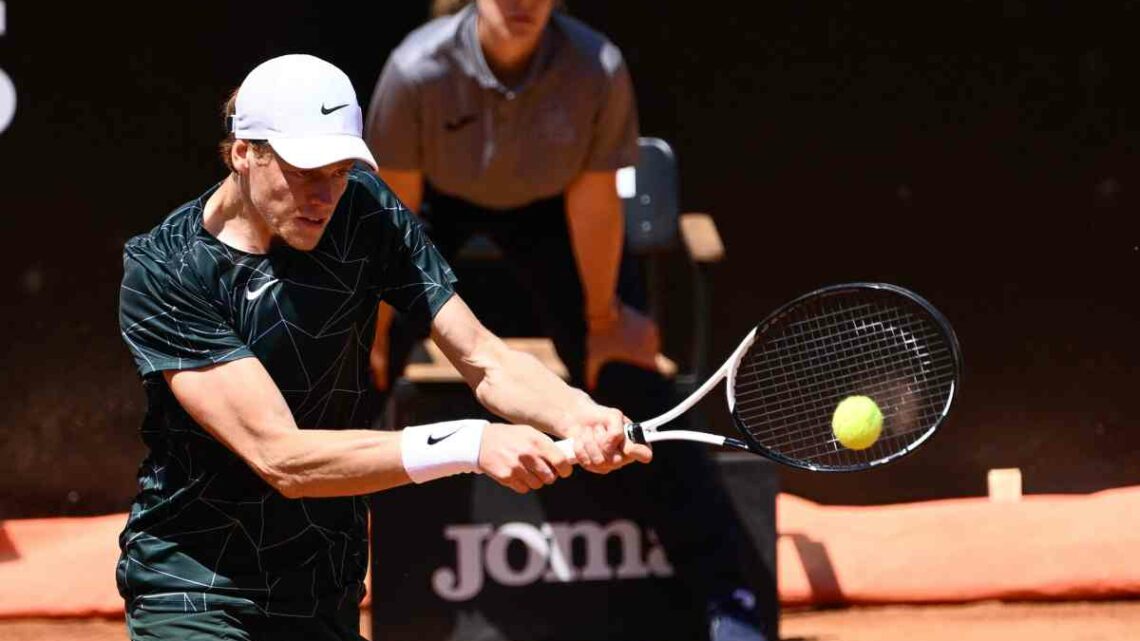 Sinner costretto al ritiro agli ottavi del Roland Garros Sinner costretto al ritiro agli ottavi del Roland Garros