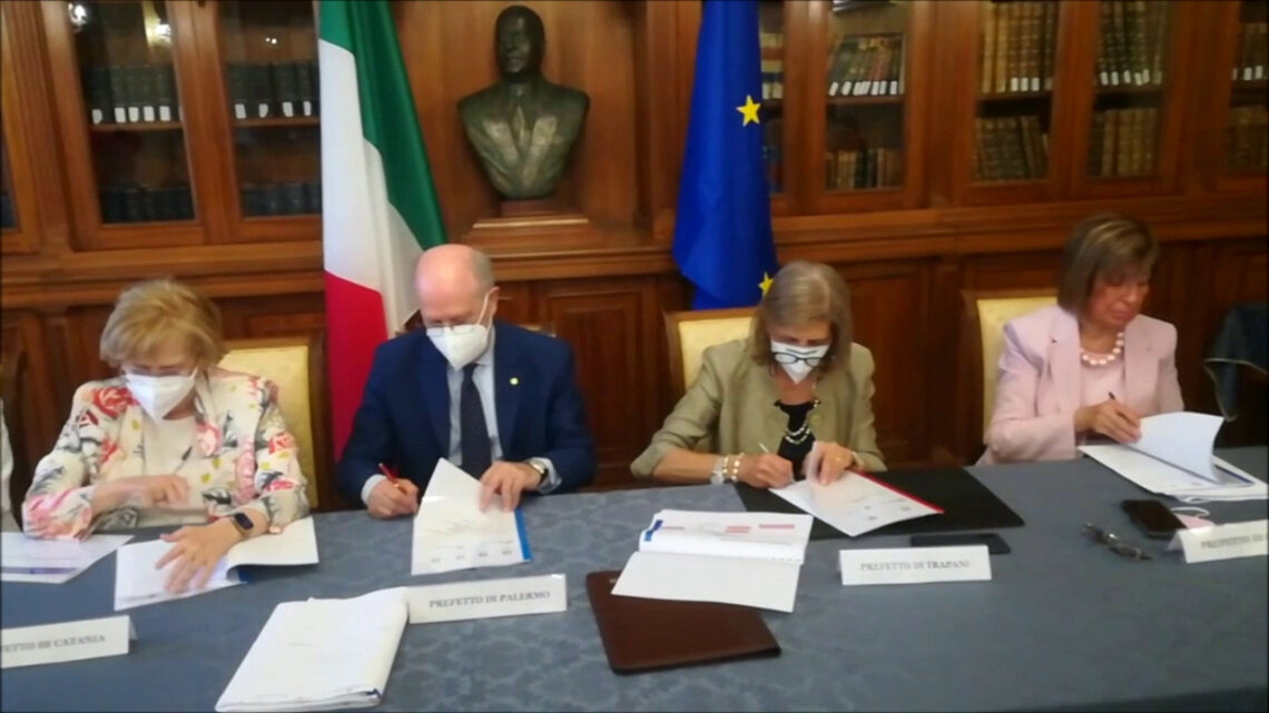 Ferrovie in Sicilia, firmati due protocolli di legalità Ferrovie in Sicilia, firmati due protocolli di legalità