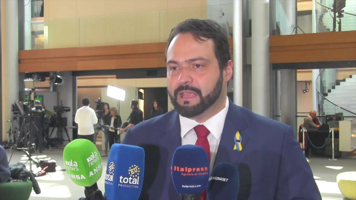 Ue, Castaldo “Doveroso nuovo pacchetto di sanzioni alla Russia” Ue, Castaldo “Doveroso nuovo pacchetto di sanzioni alla Russia”