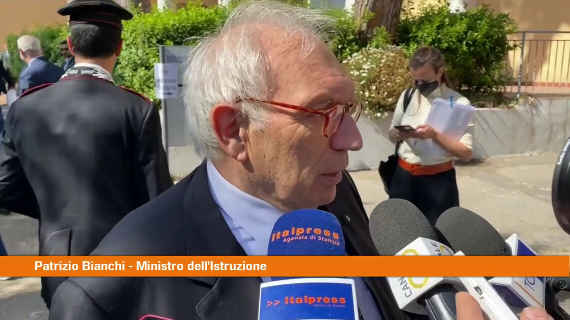 Istruzione, Bianchi “Dal Pnrr 800 milioni per la Campania” Istruzione, Bianchi “Dal Pnrr 800 milioni per la Campania”