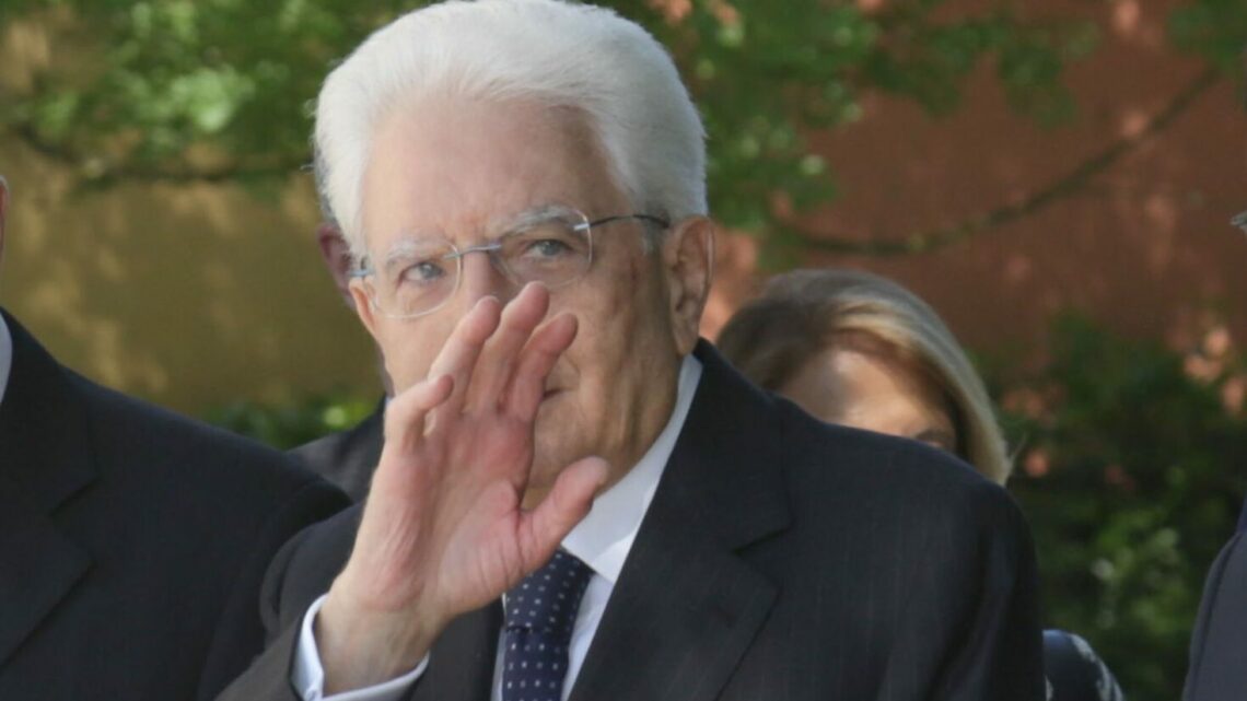 Mattarella “L’Italia e le Forze armate impegnate per la pace” Mattarella “L’Italia e le Forze armate impegnate per la pace”