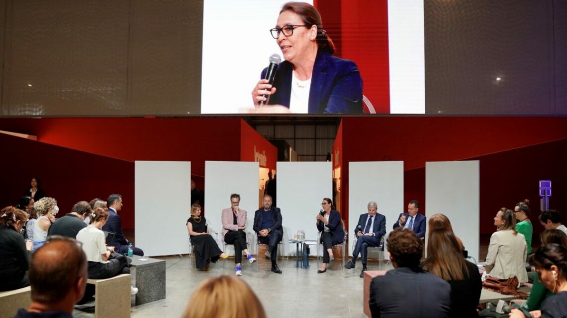 Intesa Sanpaolo, alle Pmi 4 mld per progetti di economia sostenibile Intesa Sanpaolo, alle Pmi 4 mld per progetti di economia sostenibile