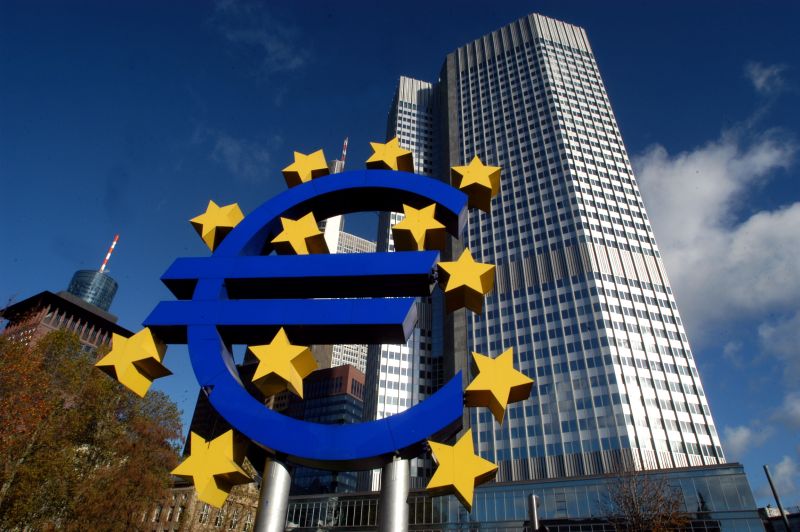La Bce ferma acquisti di titoli, a luglio primo rialzo dei tassi La Bce ferma acquisti di titoli, a luglio primo rialzo dei tassi