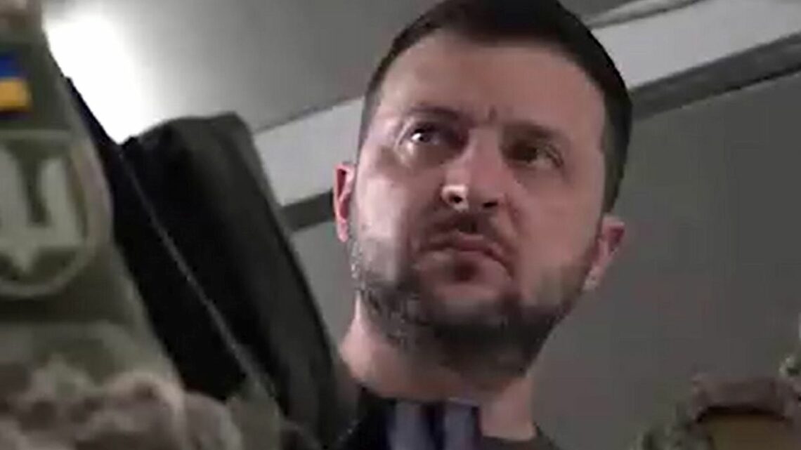 Zelensky “Il Donbass tiene duro” Zelensky “Il Donbass tiene duro”