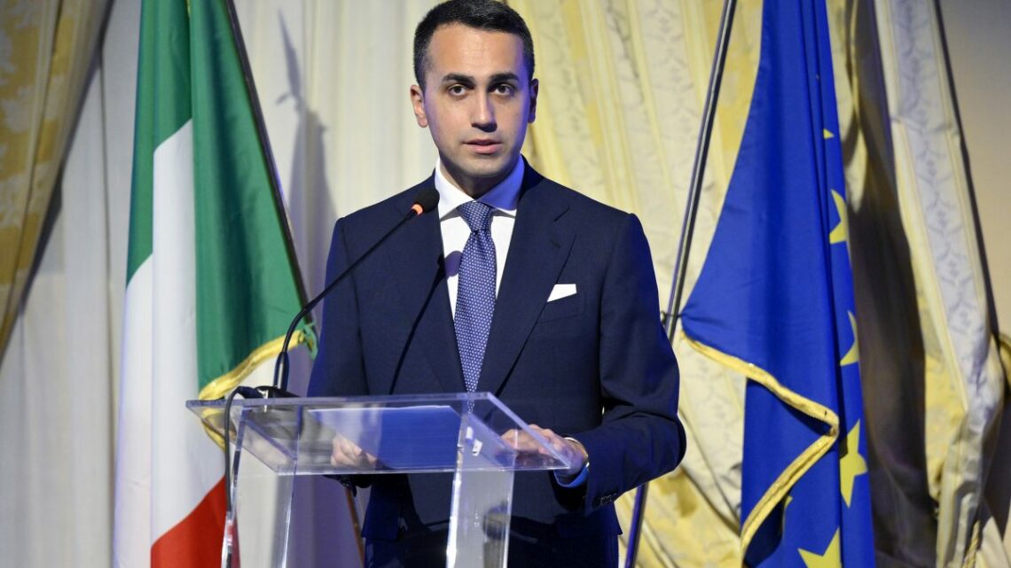 Di Maio “M5S si sta radicalizzando, così torna indietro” Di Maio “M5S si sta radicalizzando, così torna indietro”