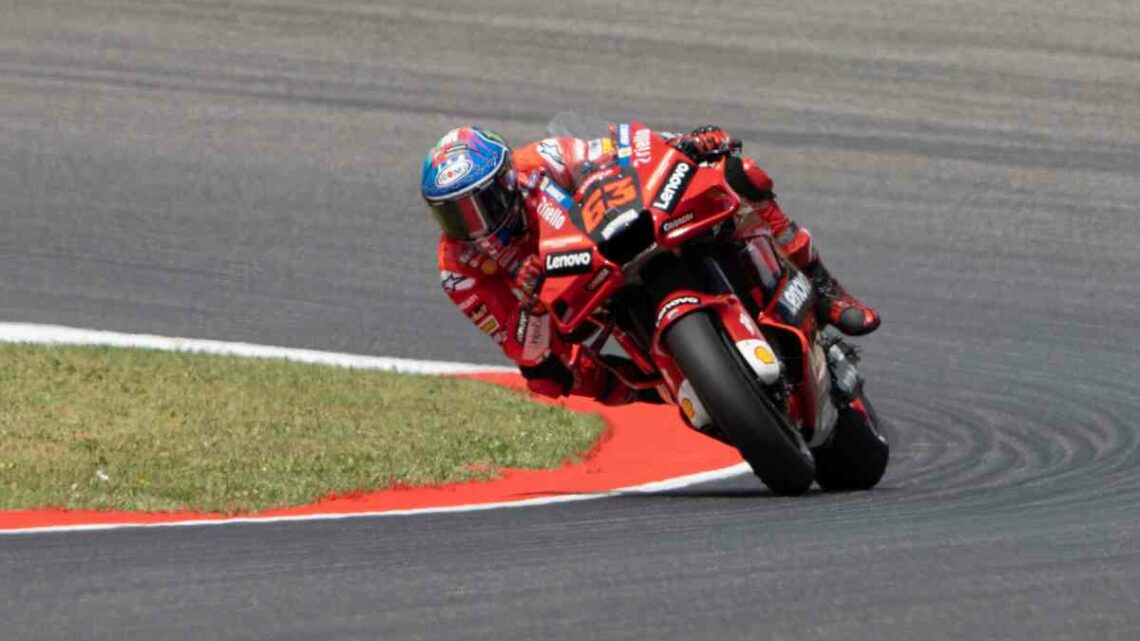 Bagnaia è un fulmine: pole position al Sachsenring Bagnaia è un fulmine: pole position al Sachsenring