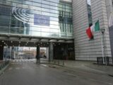 Parlamento Ue, concedere status candidatura a Ucraina e Moldova