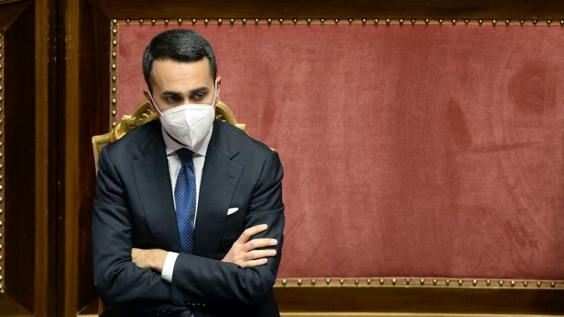 M5S, Di Maio “Dibattito surreale minaccia la tenuta del Governo” M5S, Di Maio “Dibattito surreale minaccia la tenuta del Governo”