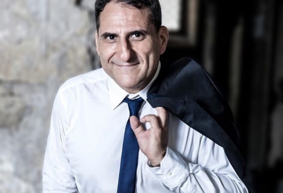 Salvatore D’Onofrio al Campania Teatro Festival con Altro Giro! Altra corsa! di Eduardo Tartaglia Salvatore D’Onofrio al Campania Teatro Festival con Altro Giro! Altra corsa! di Eduardo Tartaglia
