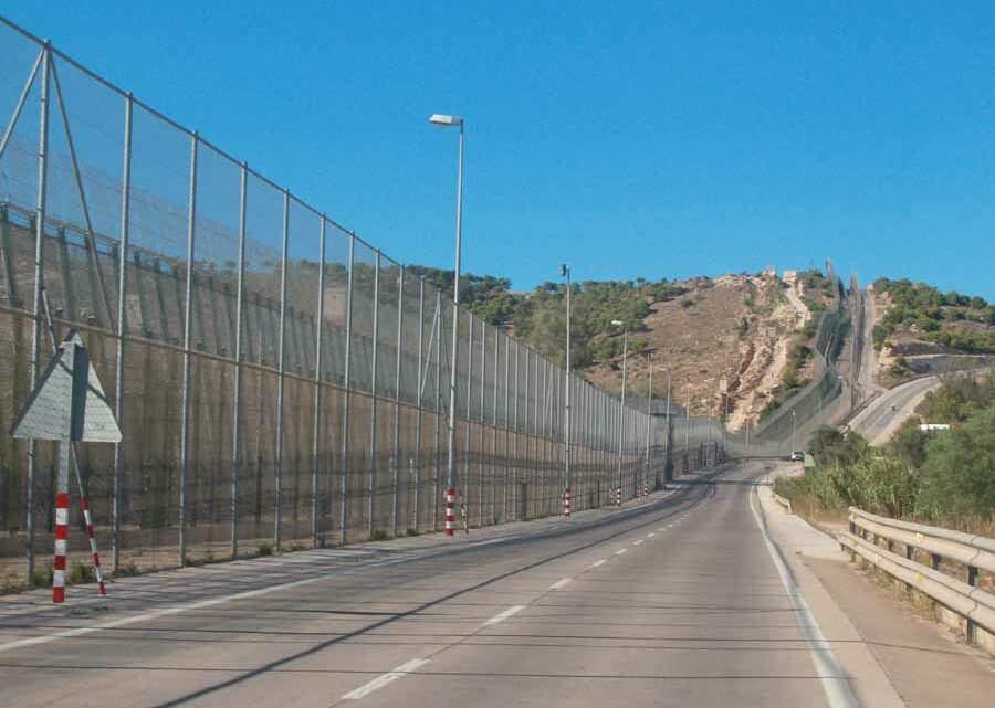 Immigrazione clandestina e non solo nell’assalto a Melilla in Marocco Immigrazione clandestina e non solo nell’assalto a Melilla in Marocco
