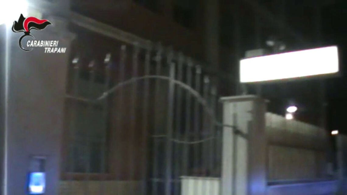 Appiccò incendio in un ristorante, arrestato 33enne a Trapani Appiccò incendio in un ristorante, arrestato 33enne a Trapani