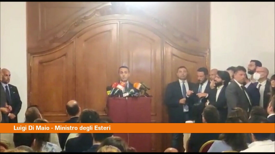 Di Maio “Lasciamo il M5s, adesso inizia un nuovo futuro” Di Maio “Lasciamo il M5s, adesso inizia un nuovo futuro”
