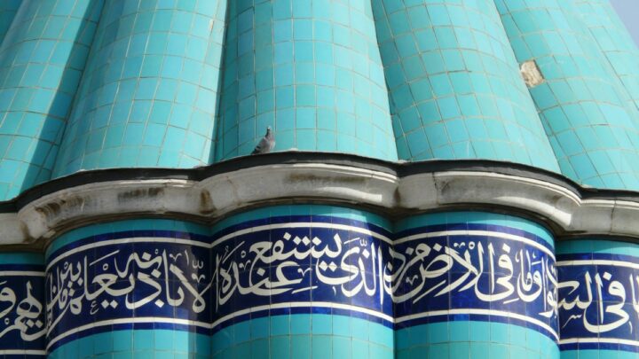 I versi di Rumi, il poeta mistico persiano