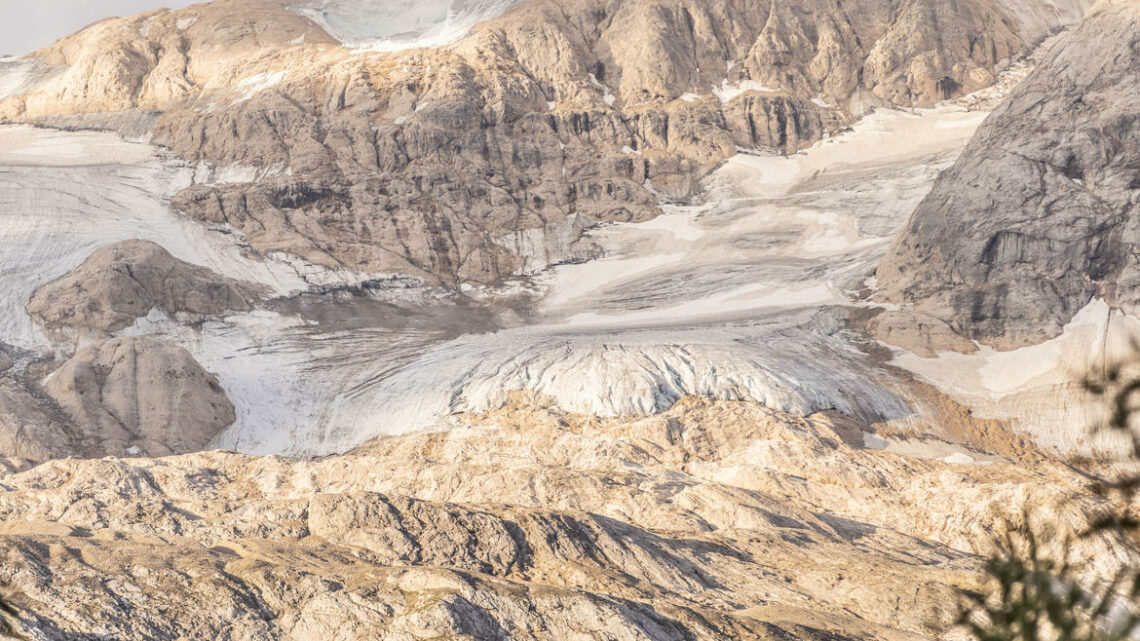 Marmolada, trovati altri resti e attrezzatura tecnica Marmolada, trovati altri resti e attrezzatura tecnica