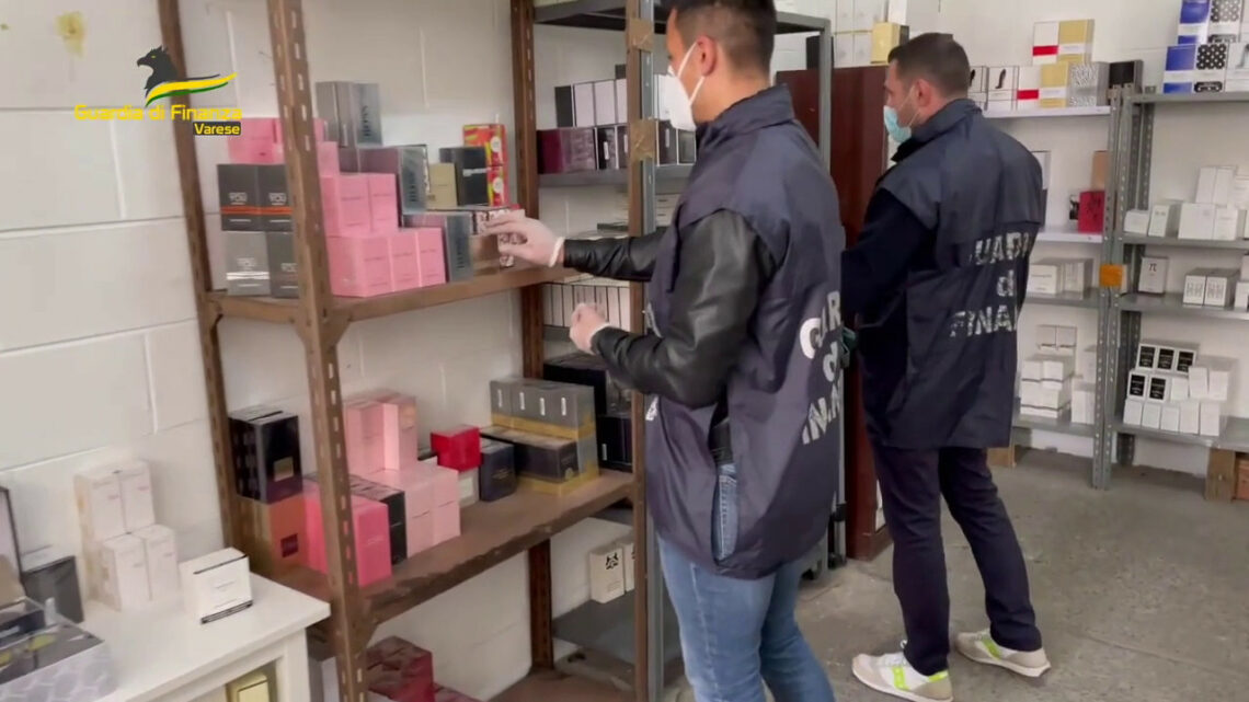 A Lodi e Milano sequestrati due immobili con merce contraffatta A Lodi e Milano sequestrati due immobili con merce contraffatta