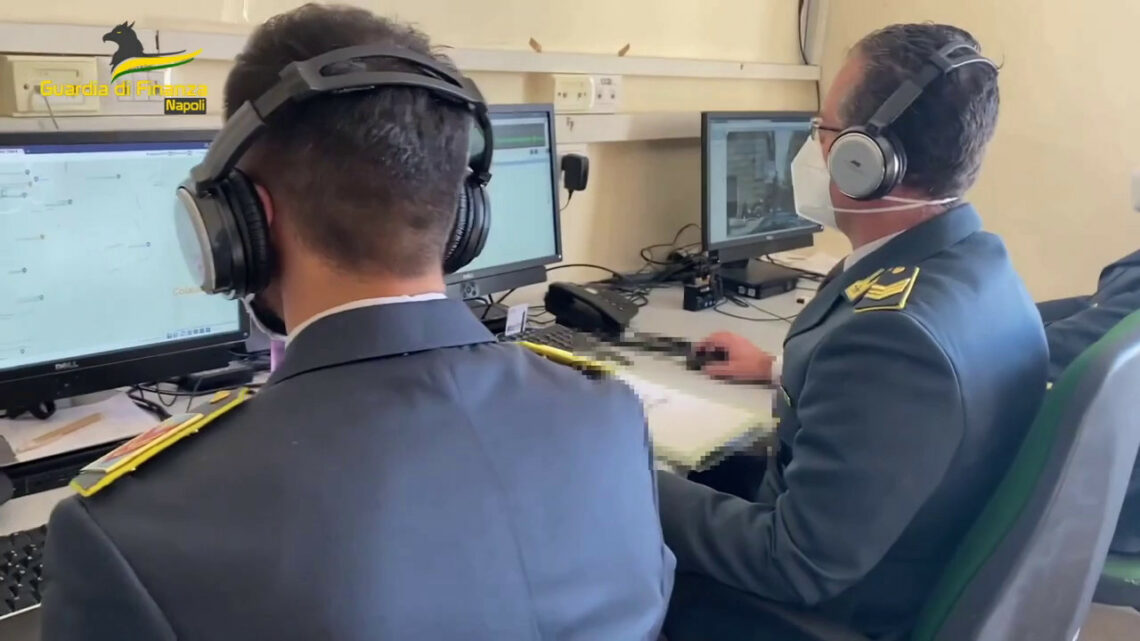 Ricettazione di oro e preziosi, tre arresti a Napoli Ricettazione di oro e preziosi, tre arresti a Napoli