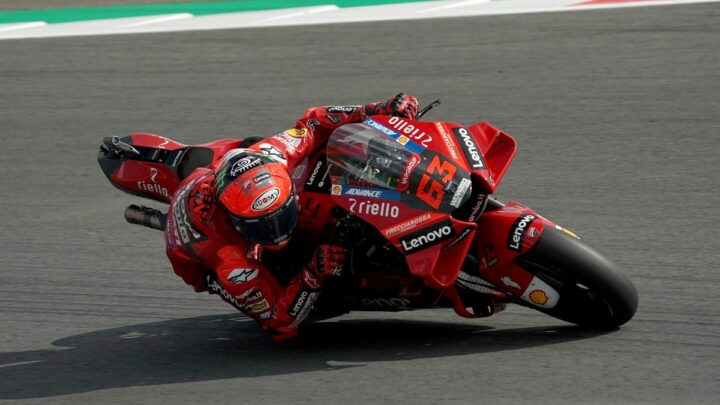 MotoGP: a Silverstone la spunta ancora Bagnaia