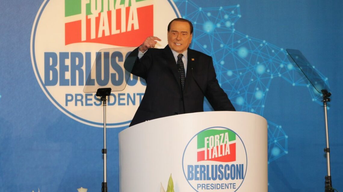 Berlusconi “Più verde nelle città con boschi circolari e radiali” Berlusconi “Più verde nelle città con boschi circolari e radiali”