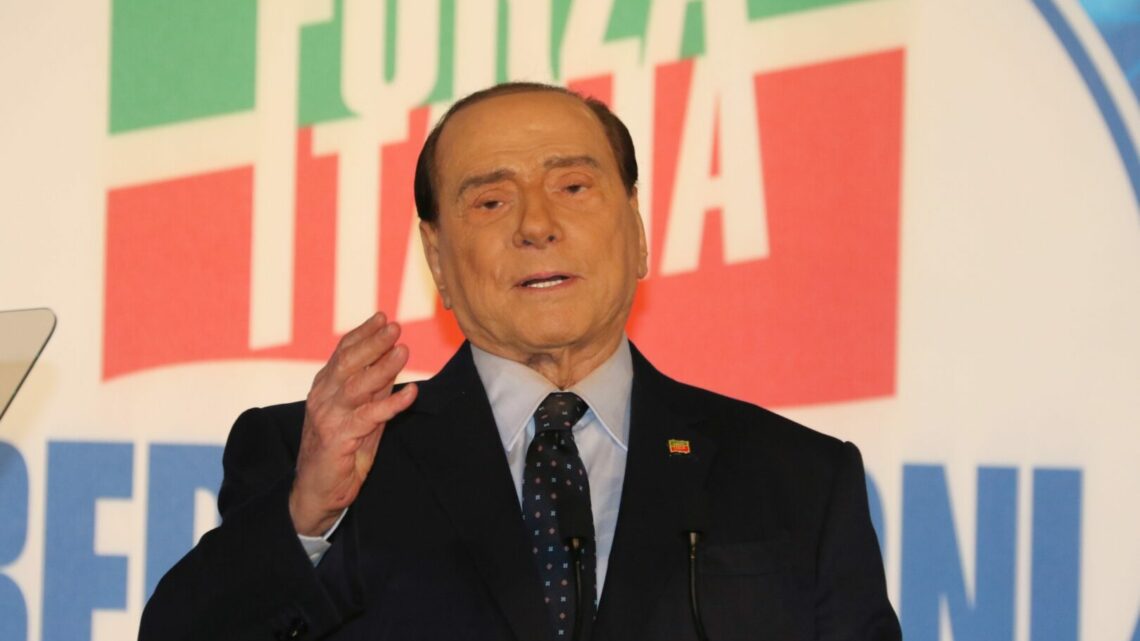 Berlusconi “La flat tax può scendere al 15%” Berlusconi “La flat tax può scendere al 15%”