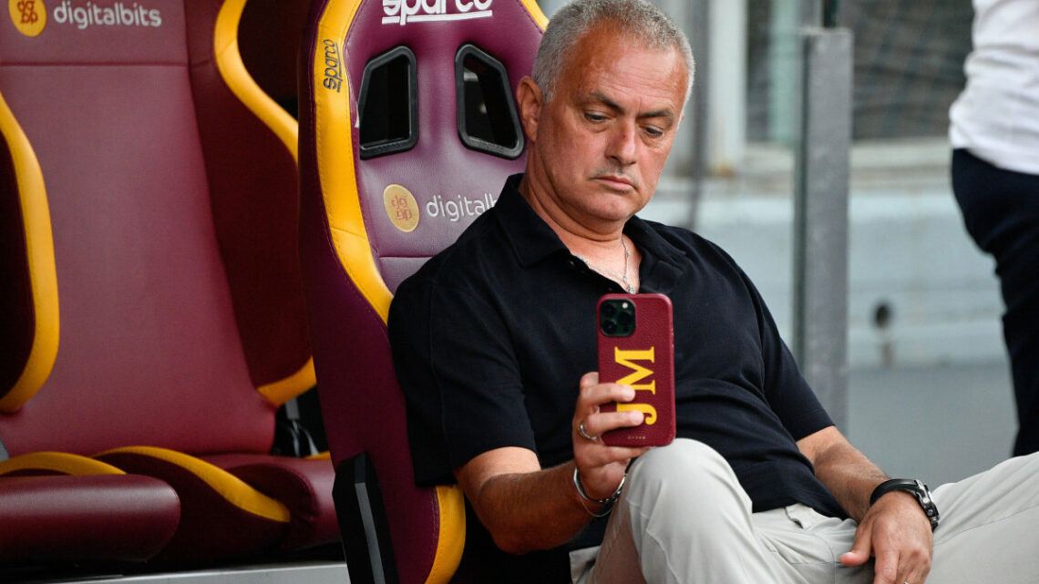 Mourinho sfida la Juve “A Dybala non servono consigli” Mourinho sfida la Juve “A Dybala non servono consigli”