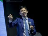 Covid, Speranza “Serve chiarezza, c’è chi strizza l’occhio ai no vax”