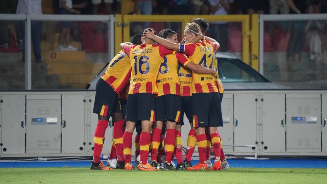 Lecce-Empoli 1-1, Strefezza risponde a Parisi Lecce-Empoli 1-1, Strefezza risponde a Parisi