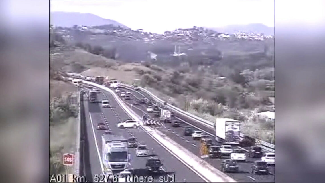 Roma, inversione ad “U” sull’A1: fermato dalla Polizia Stradale Roma, inversione ad “U” sull’A1: fermato dalla Polizia Stradale