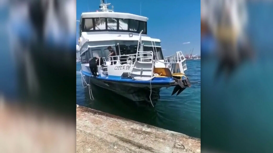 Napoli, aliscafo contro il molo. Le prime immagini dopo l’impatto Napoli, aliscafo contro il molo. Le prime immagini dopo l’impatto