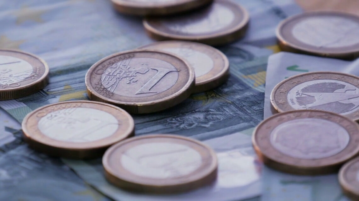 Reddito di cittadinanza, ne beneficiano 3,5 milioni di italiani Reddito di cittadinanza, ne beneficiano 3,5 milioni di italiani