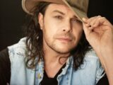 Gianluca Grignani, a Milano il concerto speciale per la Fabbrica di Plastica