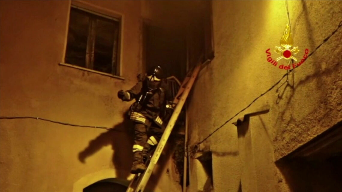 Incendio in un’abitazione in Irpinia, morto il proprietario Incendio in un’abitazione in Irpinia, morto il proprietario