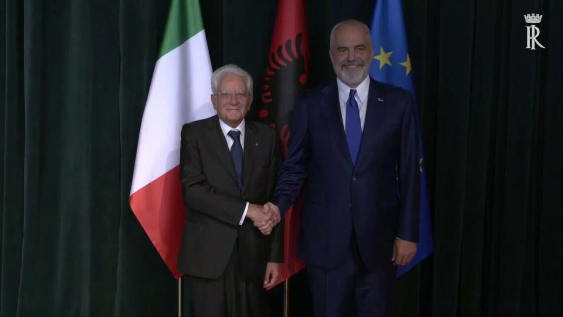 Mattarella a Tirana incontra il primo ministro albanese Rama Mattarella a Tirana incontra il primo ministro albanese Rama